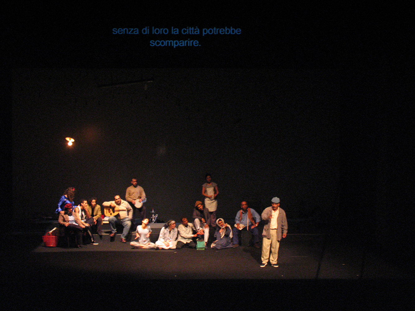 27 nov 2004 'Cairo in Tasca' au Piccolo Teatro Milano. Mise nen scène Hassan el-Geretly